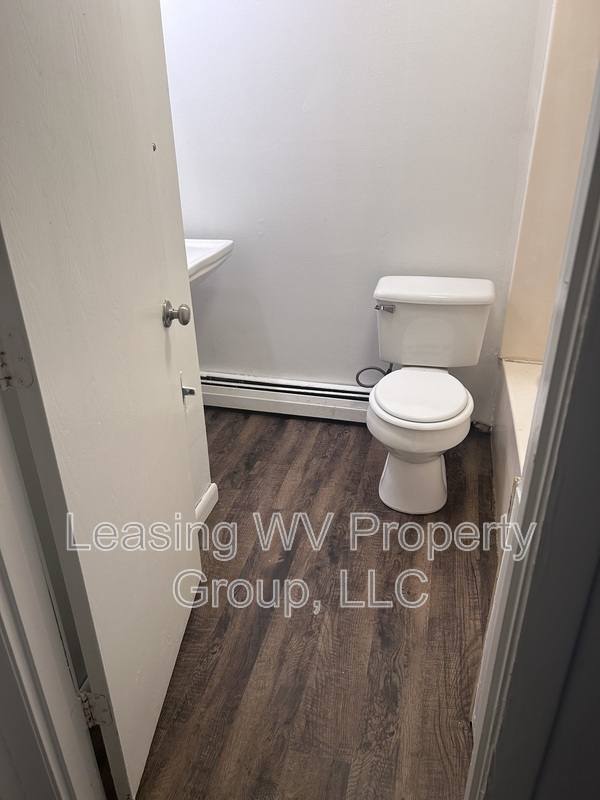 Apartment for rent at 1208 Kanawha Terrace #8, Huntington, WV 25701