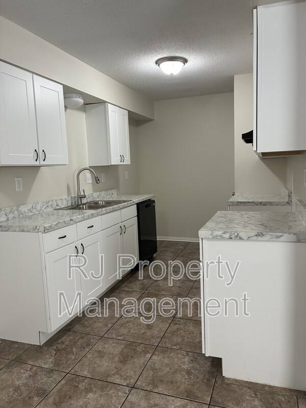 Apartment for rent at 4350 Ann Arbor Lane, Memphis, TN 38128