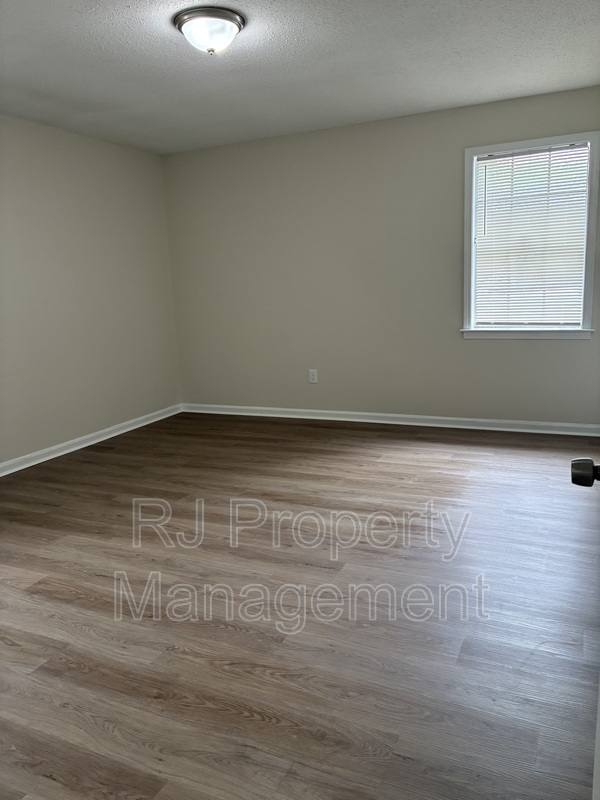 Apartment for rent at 4350 Ann Arbor Lane, Memphis, TN 38128