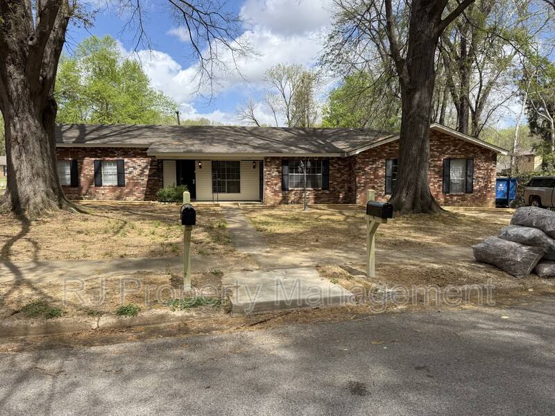 Apartment for rent at 4350 Ann Arbor Lane, Memphis, TN 38128