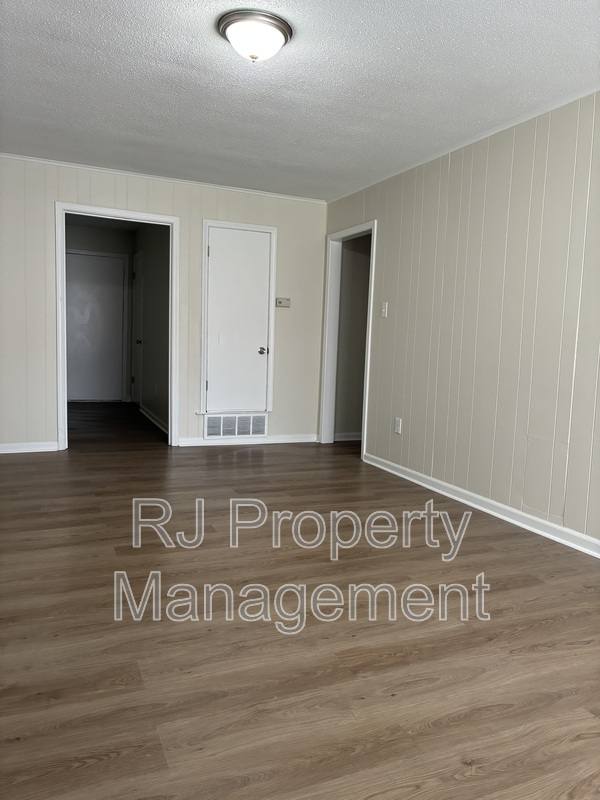 Apartment for rent at 4350 Ann Arbor Lane, Memphis, TN 38128
