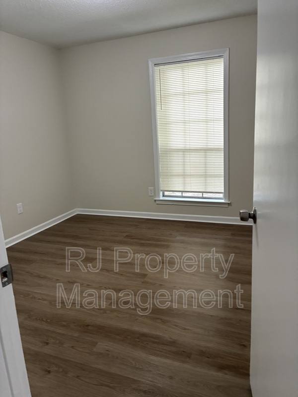 Apartment for rent at 4352 Ann Arbor Lane, Memphis, TN 38128