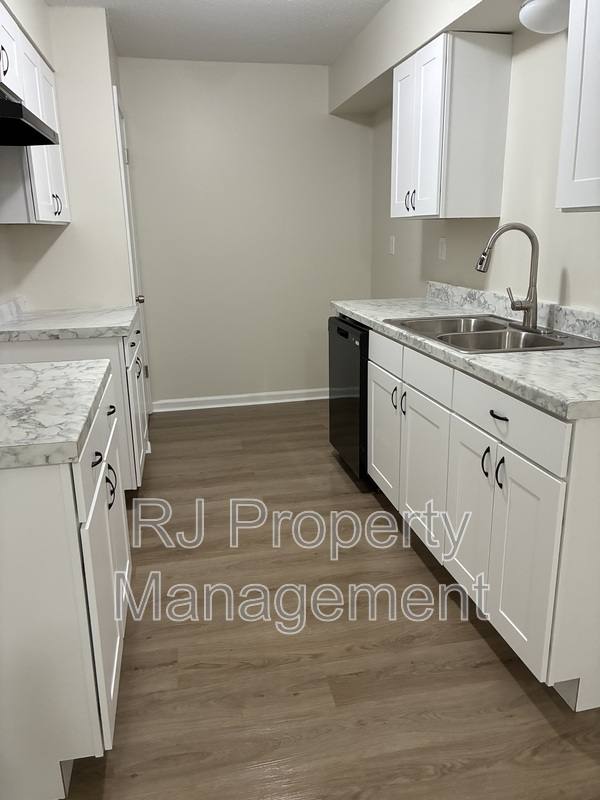 Apartment for rent at 4352 Ann Arbor Lane, Memphis, TN 38128