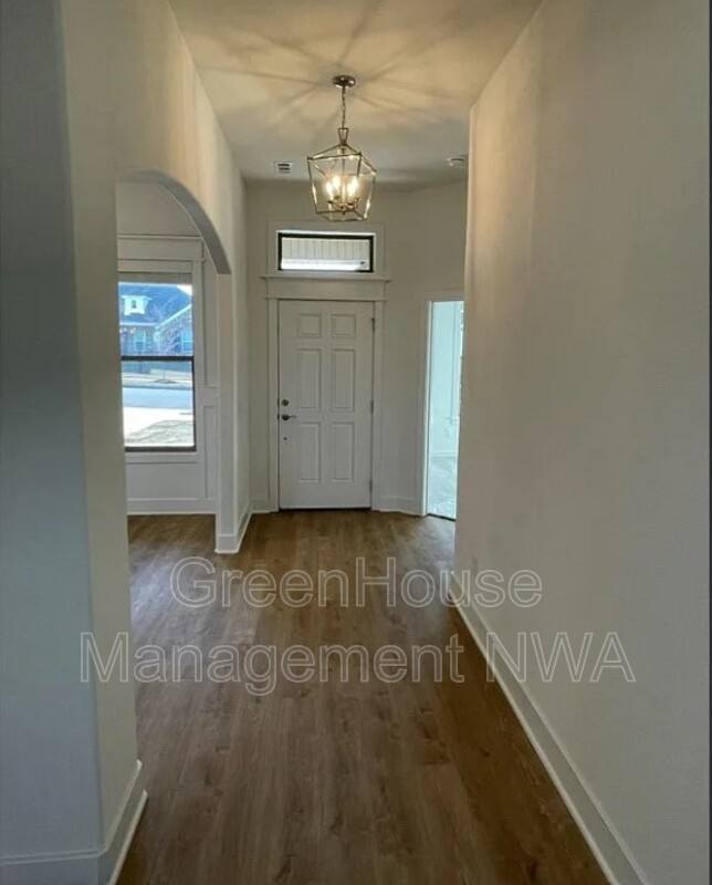 House for rent at 1574 N Pershing St, Fayetteville, AR 72704
