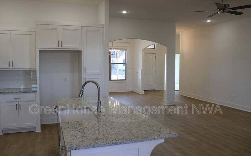 House for rent at 1574 N Pershing St, Fayetteville, AR 72704