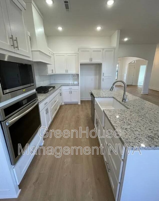 House for rent at 1574 N Pershing St, Fayetteville, AR 72704