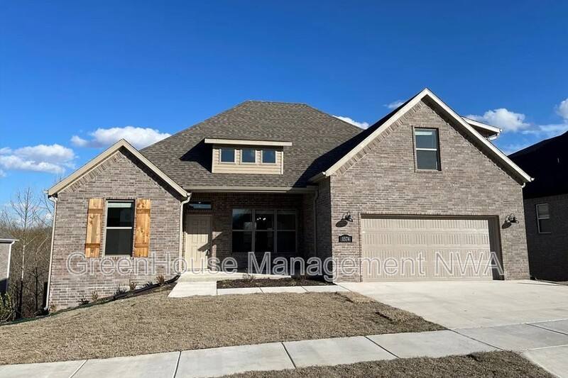 House for rent at 1574 N Pershing St, Fayetteville, AR 72704