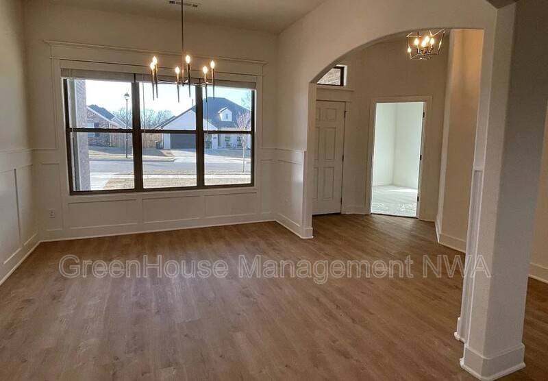 House for rent at 1574 N Pershing St, Fayetteville, AR 72704