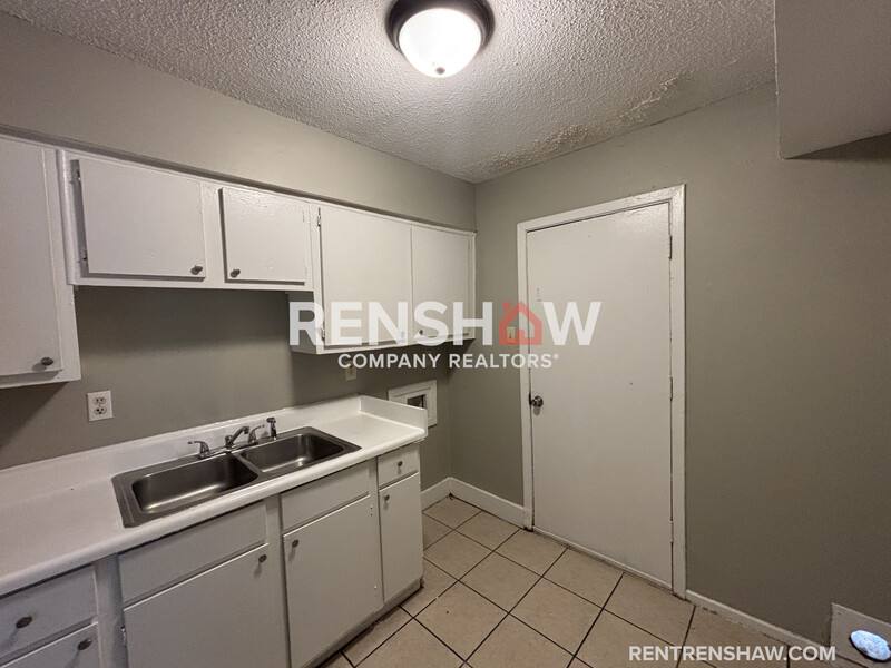 Apartment for rent at 3642 Rhea Ave, Memphis, TN 38122