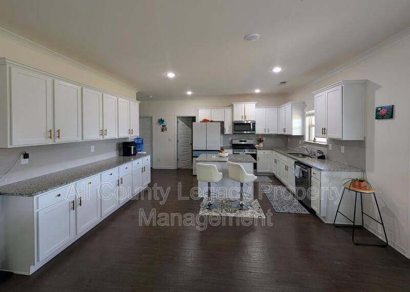 House for rent at 928 Blue Juniper Circle, Loganville, GA 30052