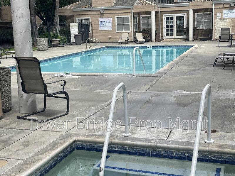 Townhouse for rent at 1019 Dornajo Way #246, Sacramento, CA 95825