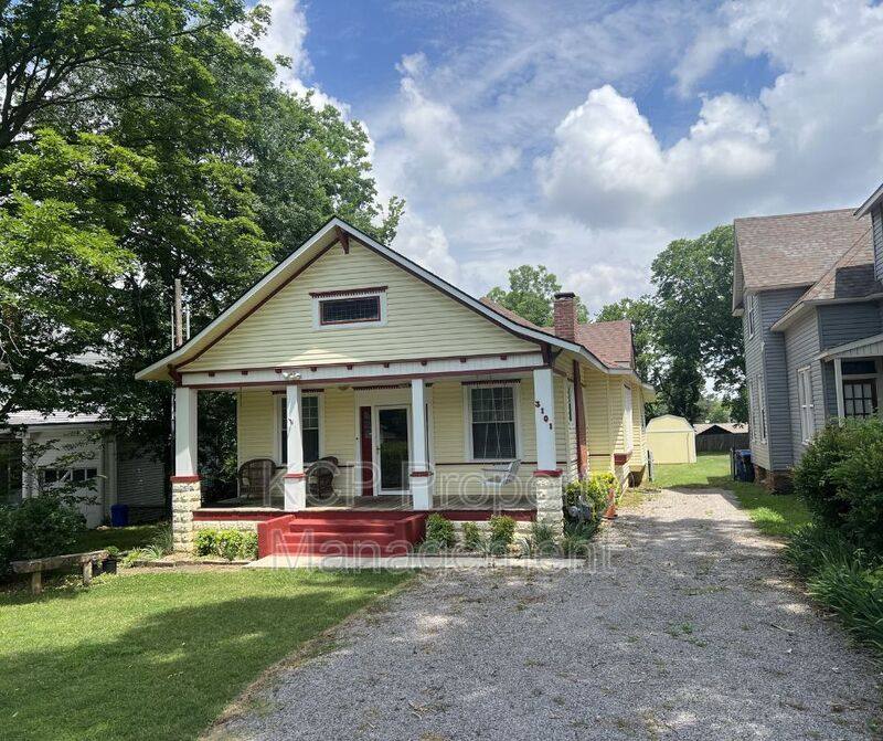 House for rent at 3101 Park Ave, Fort Smith, AR 72903