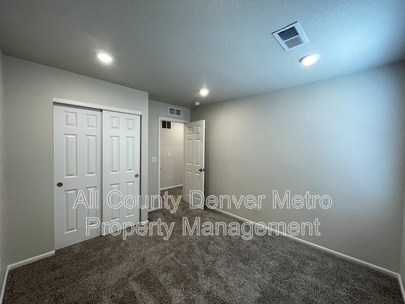 Townhouse for rent at 6089 N Liverpool St, Aurora, CO 80019