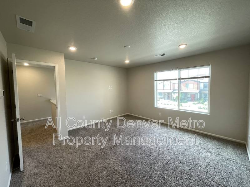 Townhouse for rent at 6089 N Liverpool St, Aurora, CO 80019