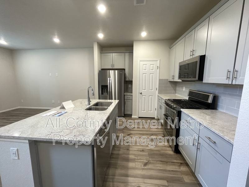 Townhouse for rent at 6089 N Liverpool St, Aurora, CO 80019