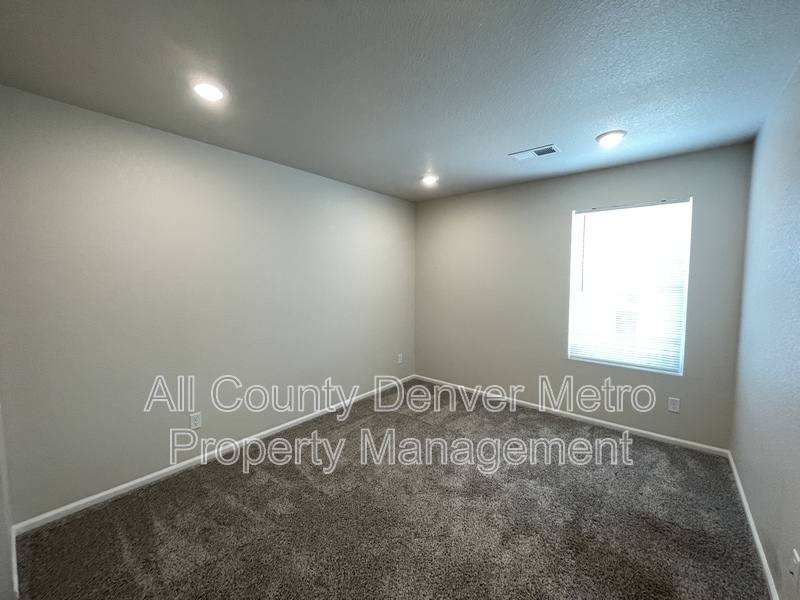 Townhouse for rent at 6089 N Liverpool St, Aurora, CO 80019
