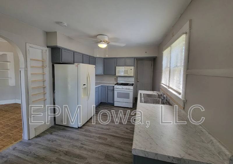 House for rent at 511 S Frederick Ave, Oelwein, IA 50662