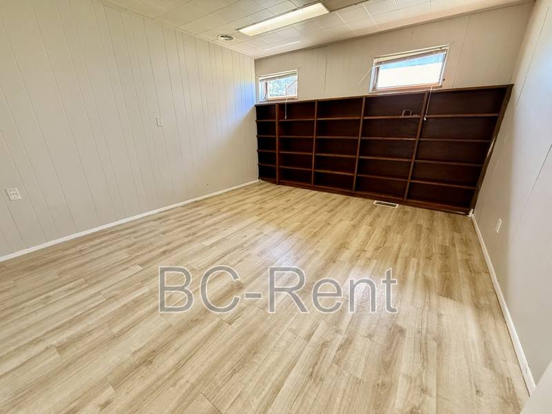 Apartment for rent at 635 3rd Ave #1, Freedom, PA 15042