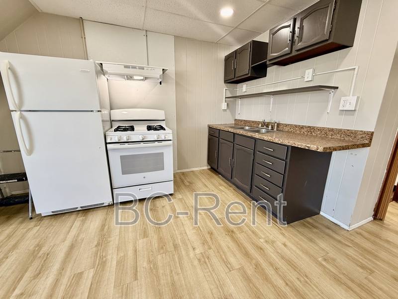 Apartment for rent at 635 3rd Ave #1, Freedom, PA 15042