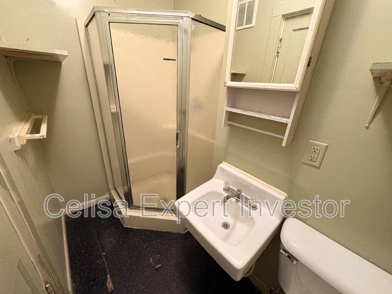 Apartment for rent at 239 E Woodland Ave #1, Fort Wayne, IN 46803