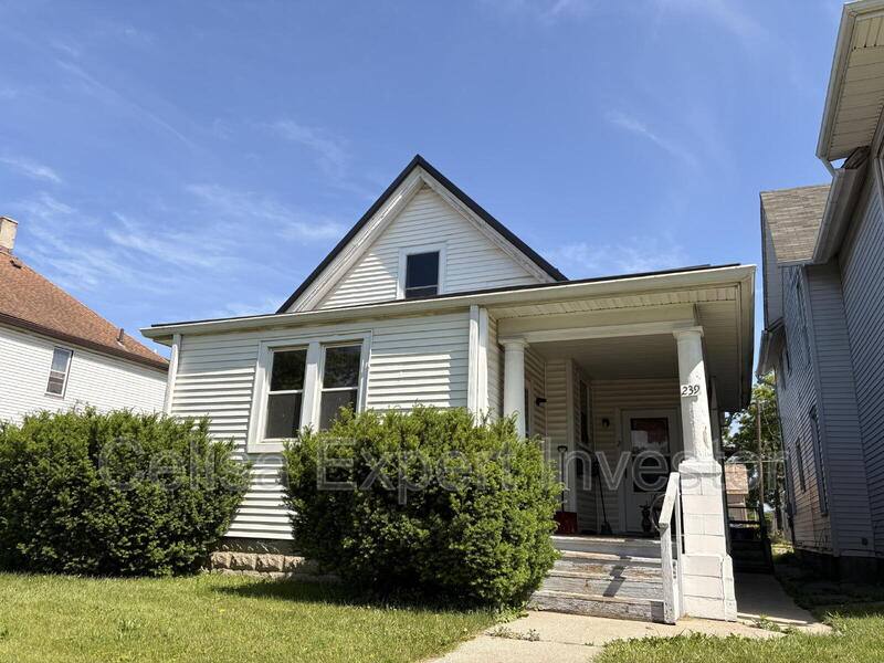 Apartment for rent at 239 E Woodland Ave #1, Fort Wayne, IN 46803