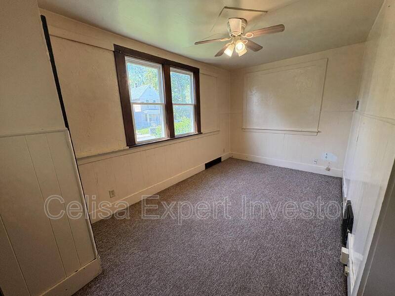 Apartment for rent at 239 E Woodland Ave #1, Fort Wayne, IN 46803
