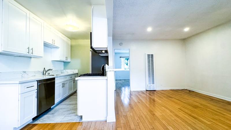 Apartment for rent at 1900 Rockefeller Lane #1, Redondo Beach, CA 90278