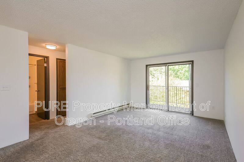 Apartment for rent at 14138 NE Sandy Blvd #P-05, Portland, OR 97230
