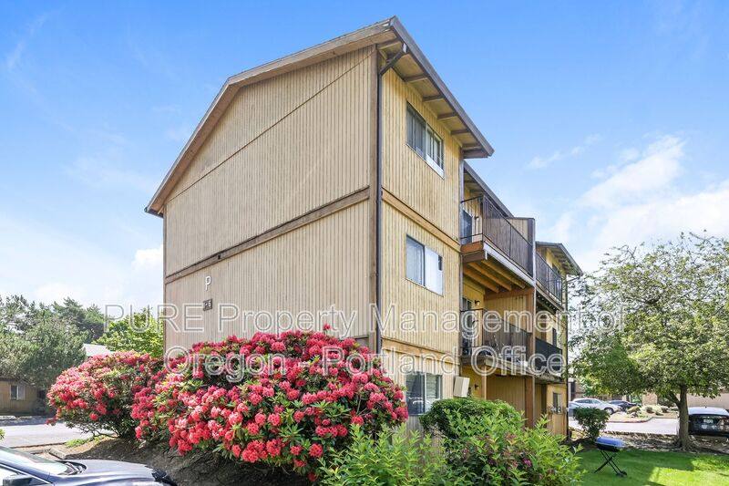 Apartment for rent at 14138 NE Sandy Blvd #P-05, Portland, OR 97230