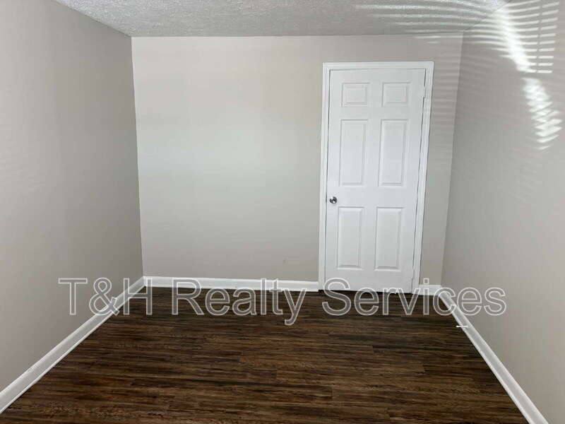 Apartment for rent at 7046 E US-Highway 36 #5, Avon, IN 46123