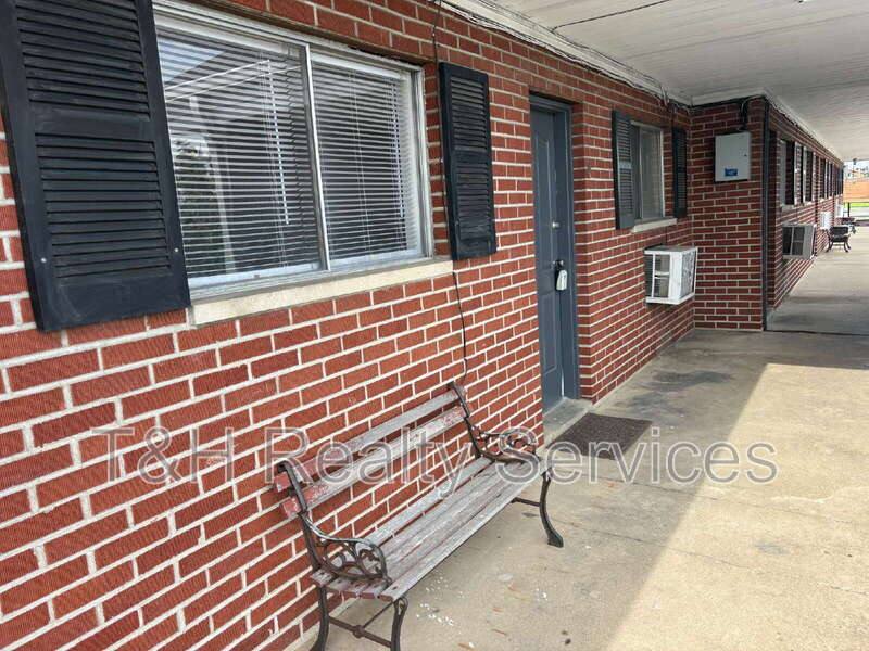 Apartment for rent at 7046 E US-Highway 36 #5, Avon, IN 46123