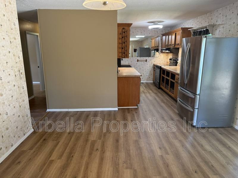 House for rent at 2708 Granbrook Dr, Johnson City, TN 37601