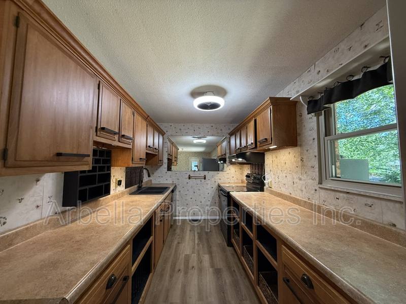 House for rent at 2708 Granbrook Dr, Johnson City, TN 37601