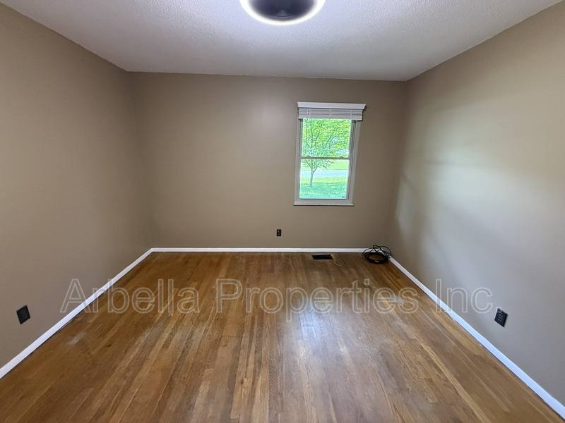 House for rent at 2708 Granbrook Dr, Johnson City, TN 37601