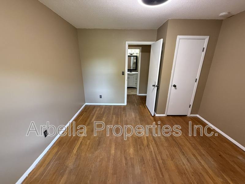 House for rent at 2708 Granbrook Dr, Johnson City, TN 37601
