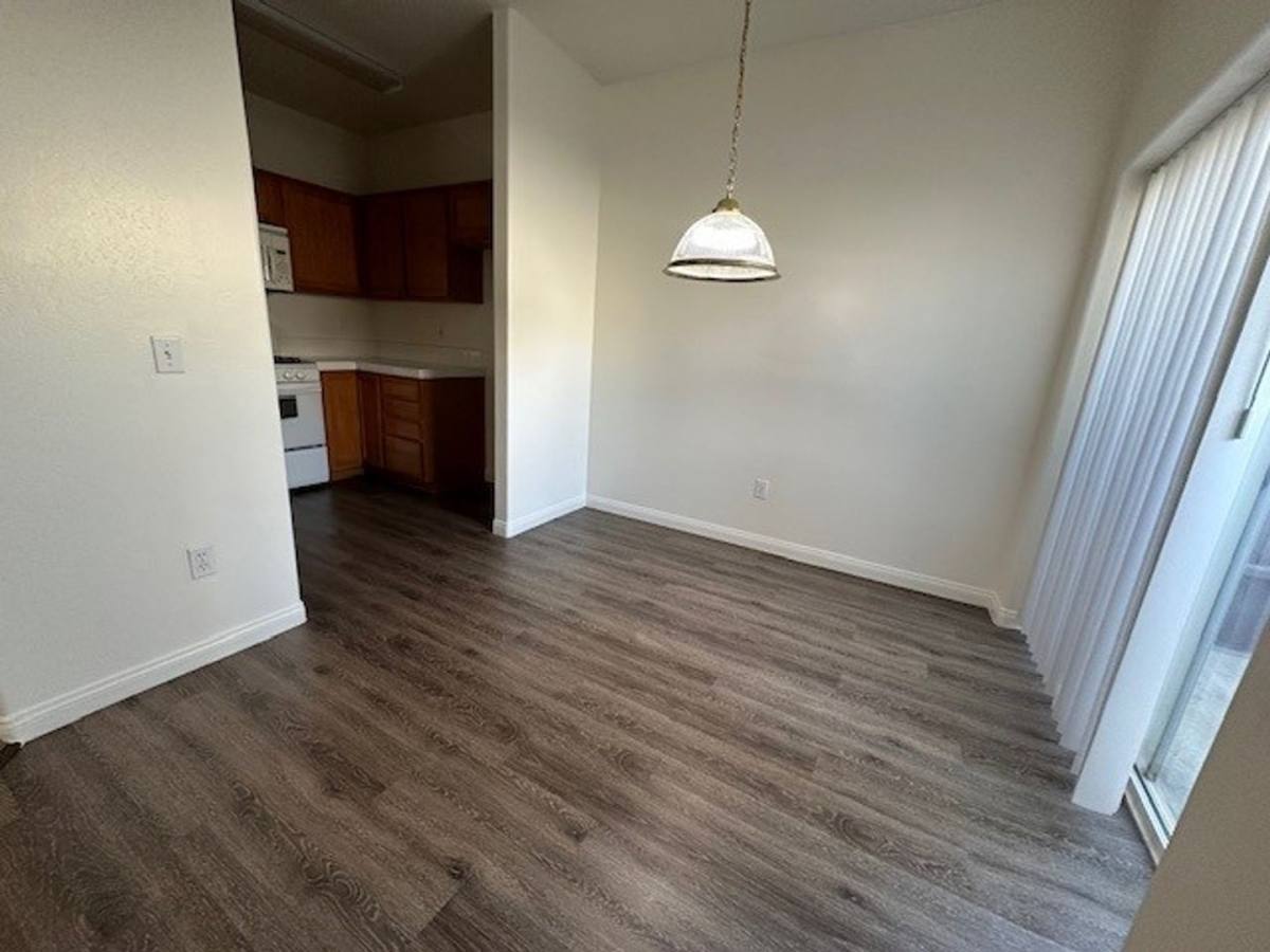 Apartment for rent at 706 Orchid Dr, Bakersfield, CA 93308