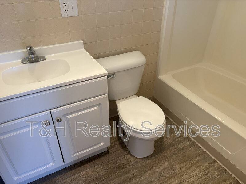 Apartment for rent at 7046 E US-Highway 36 #16, Avon, IN 46123