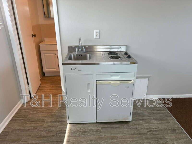 Apartment for rent at 7046 E US-Highway 36 #16, Avon, IN 46123