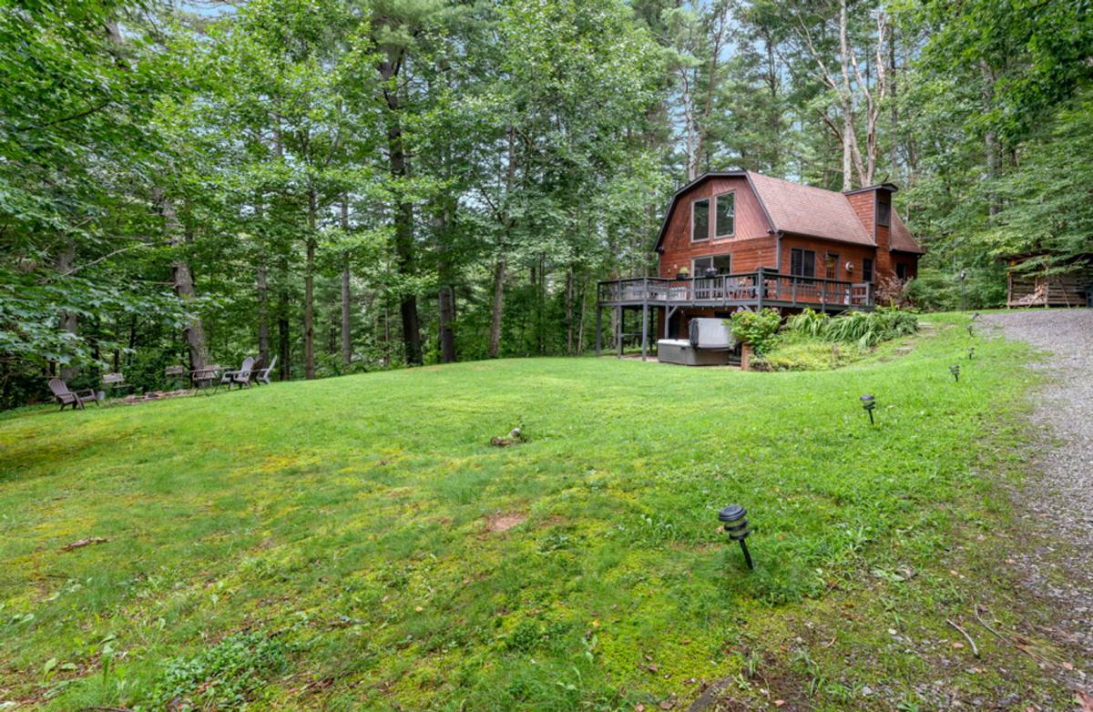 House for rent at 53 Pug Run, Weaverville, NC 28787