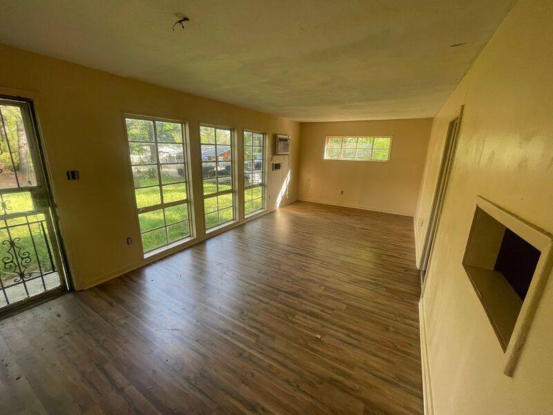 House for rent at 723 Glenmont Dr, Jackson, MS 39209