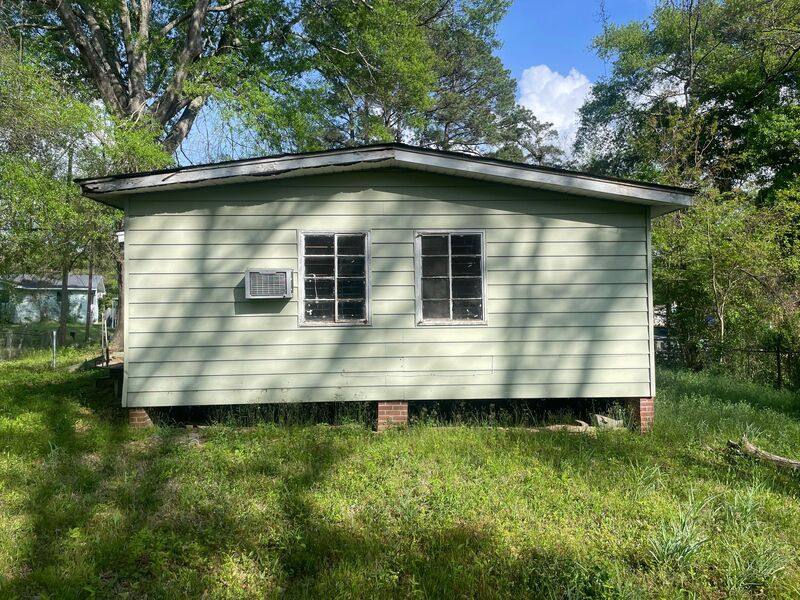 House for rent at 723 Glenmont Dr, Jackson, MS 39209