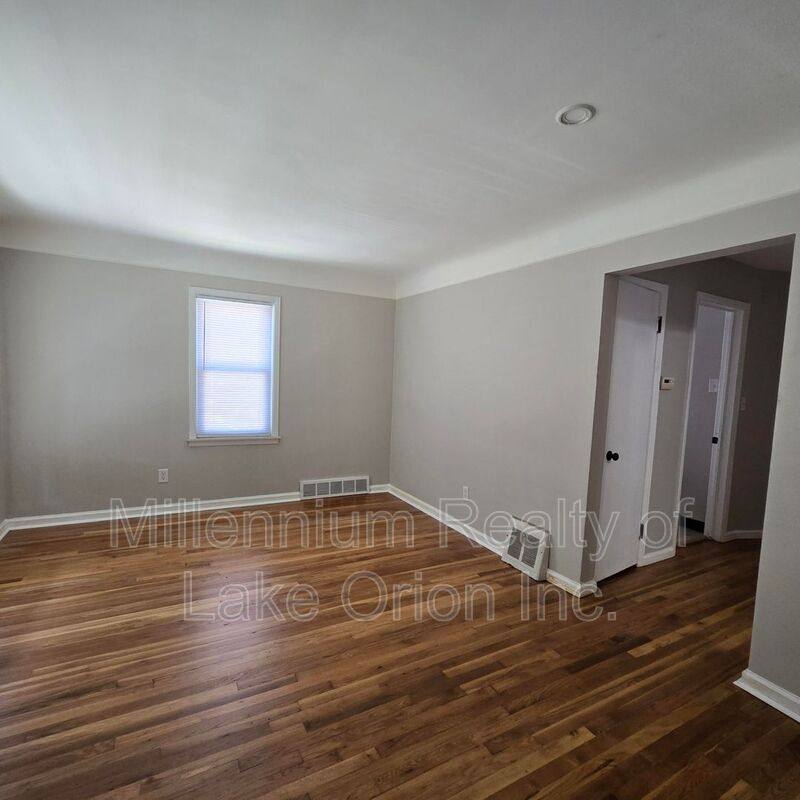 House for rent at 136 W Princeton Ave, Pontiac, MI 48340