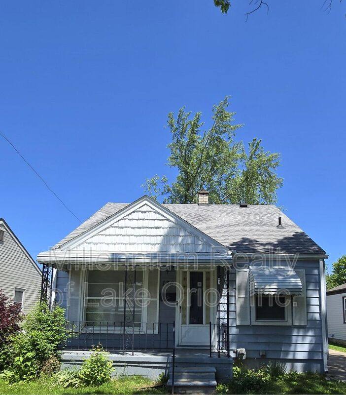 House for rent at 136 W Princeton Ave, Pontiac, MI 48340