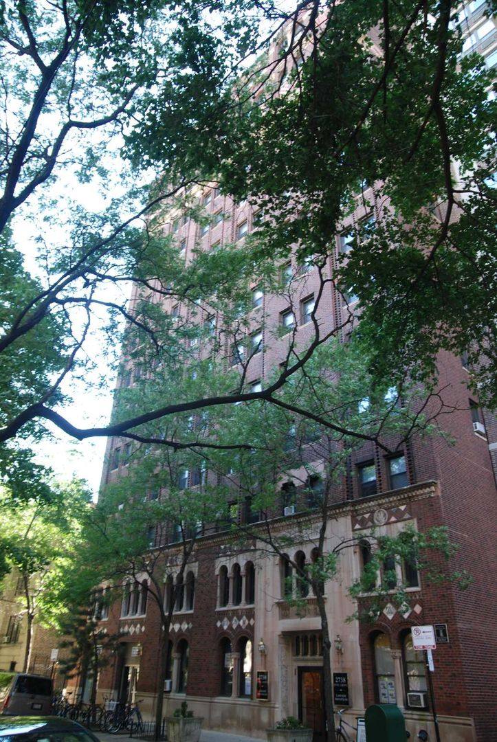 Apartment for rent at 2738 N Pine Grove, Chicago, IL 60614