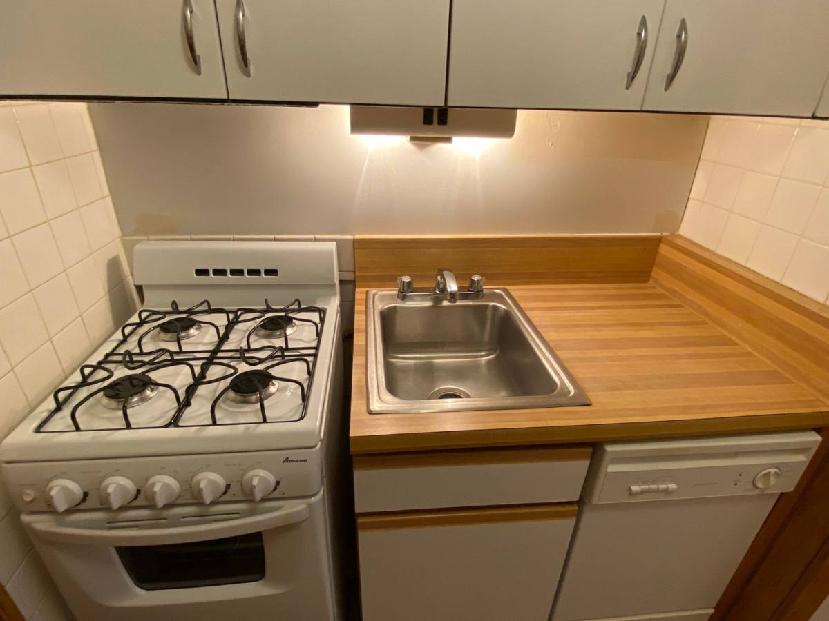 Apartment for rent at 2738 N Pine Grove, Chicago, IL 60614