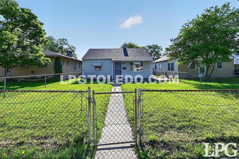House for rent at 5207 Bennett Rd, Toledo, OH 43612