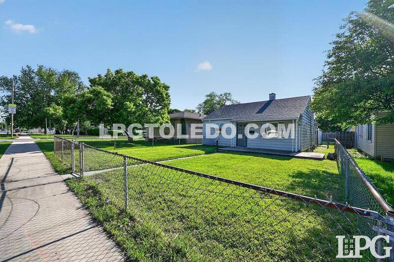 House for rent at 5207 Bennett Rd, Toledo, OH 43612
