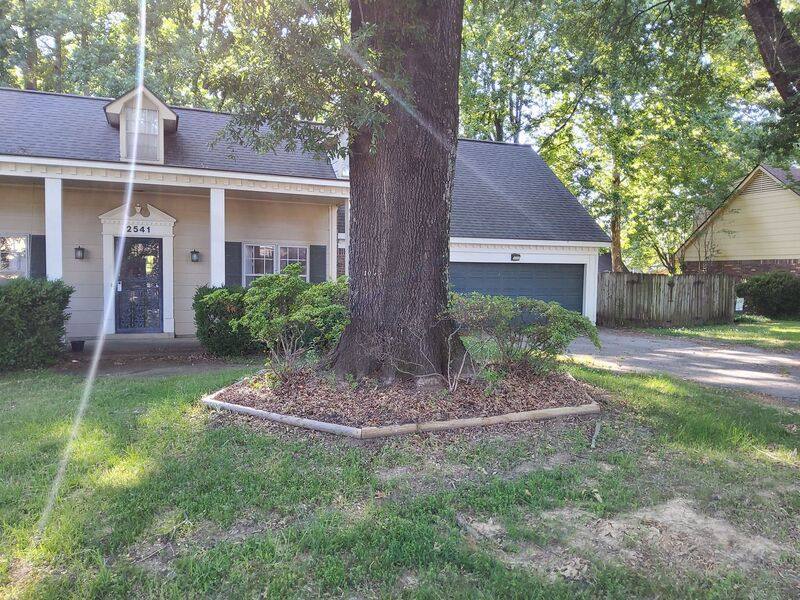House for rent at 2541 Surrey Wood Dr, Memphis, TN 38134