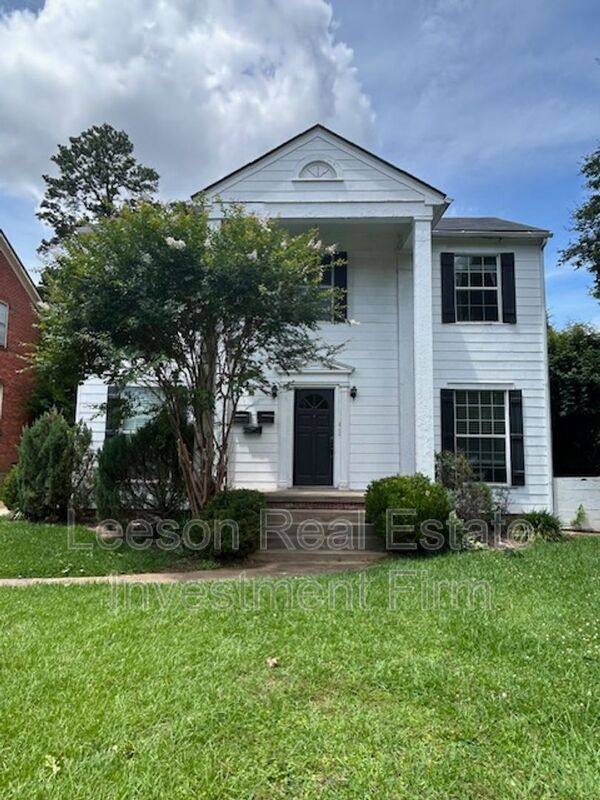 Apartment for rent at 810 Rutherford St #A, Shreveport, LA 71104