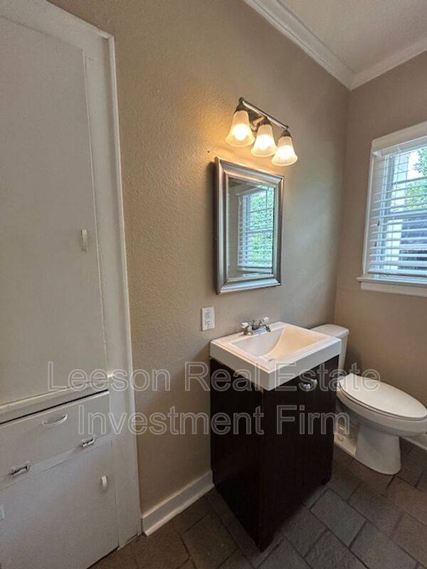 Apartment for rent at 810 Rutherford St #A, Shreveport, LA 71104